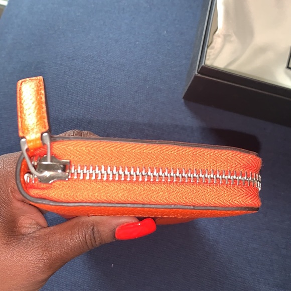 Authentic New Gucci Stripe Wallet - Picture 6 of 8
